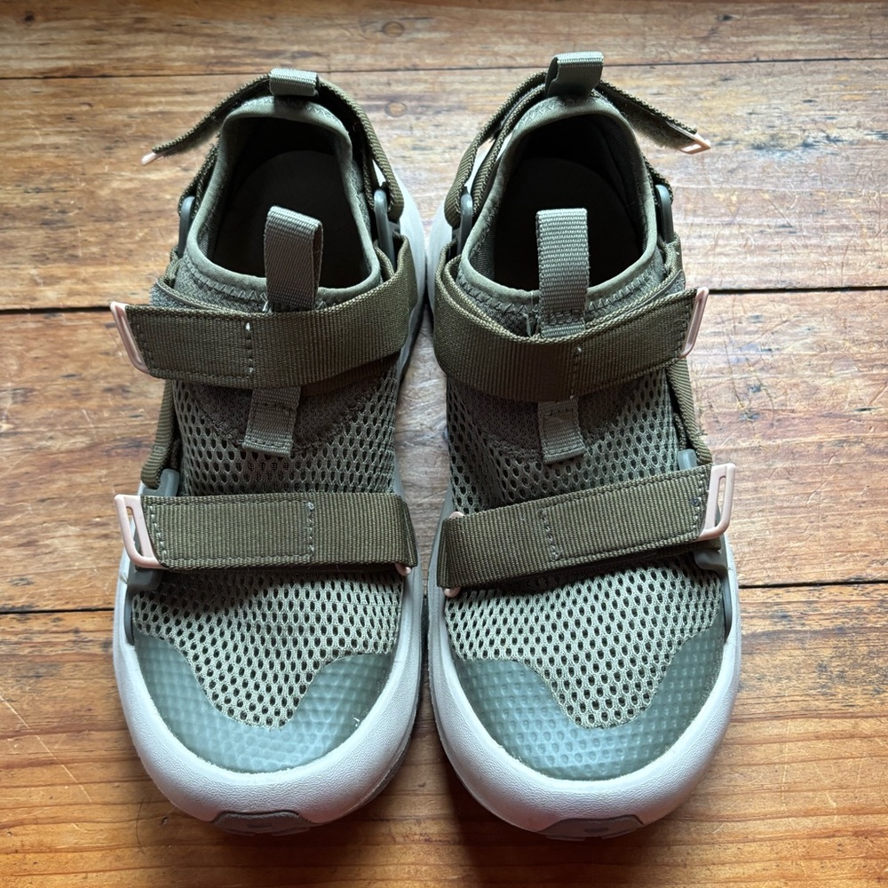 TEVA OUTFLOW Universal Water Shoes - Picture 3 of 6